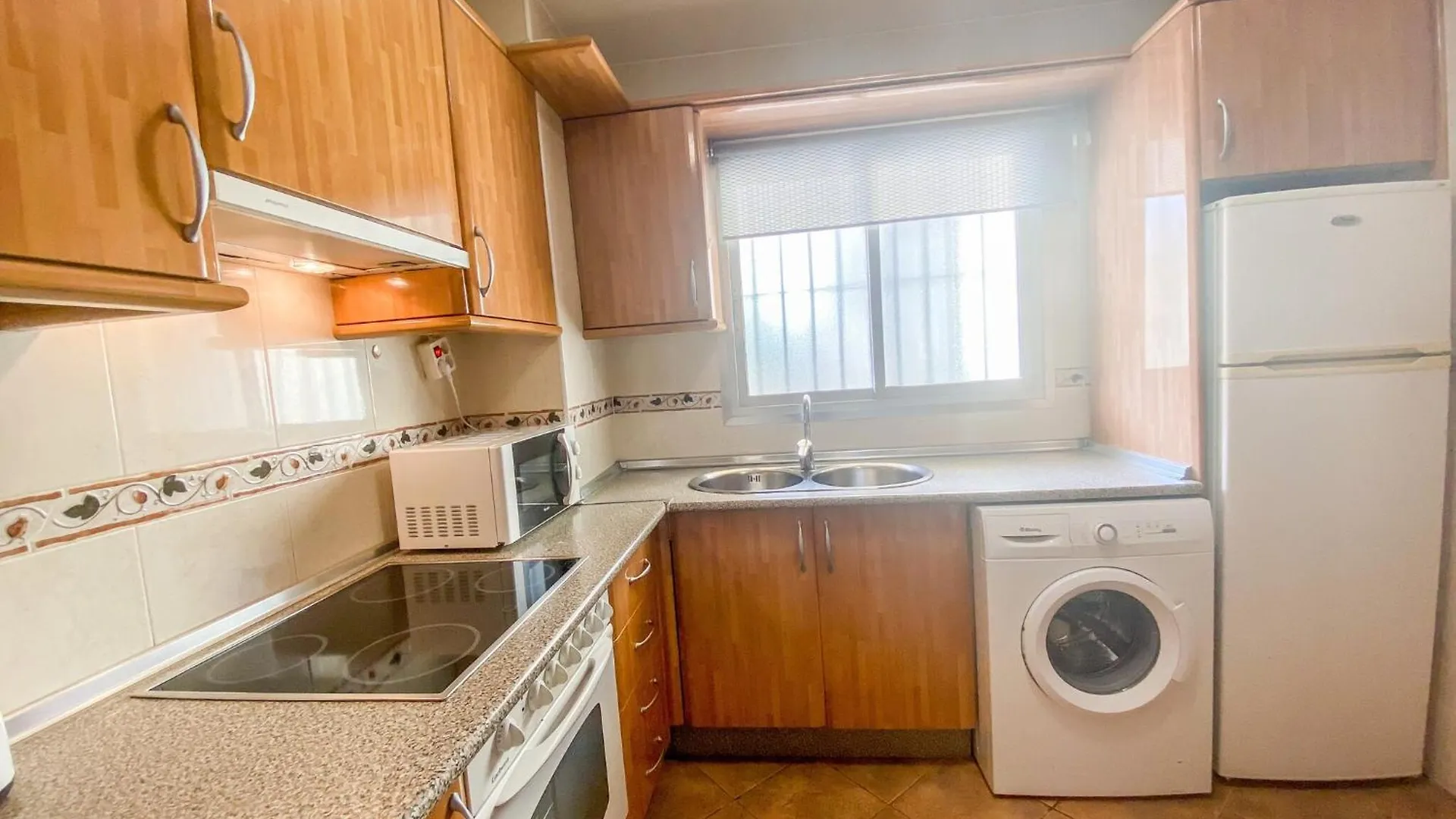 בנאלמדנה Comforting Apartment With Shared Pool